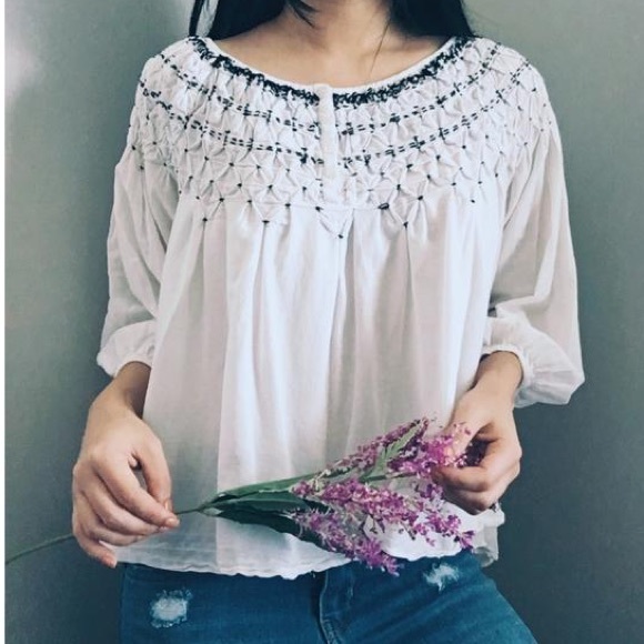 Free People Tops - Free People White Peasant BOHO Top Size Medium